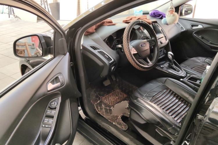 Used Ford Focus 2015 Sedan EcoBoost 180 Automatic Elite Model Driver Seat