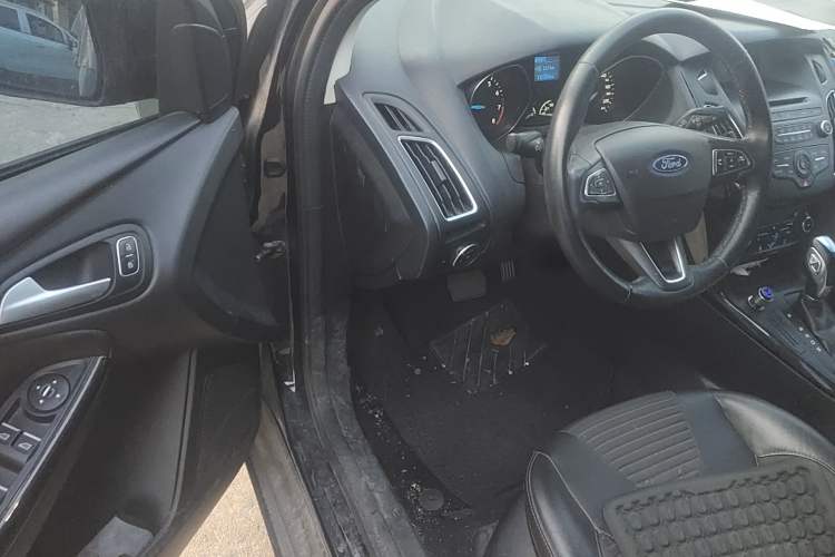 Used Ford Focus 2015 Sedan 1.6L Automatic Trend Model Driver Seat