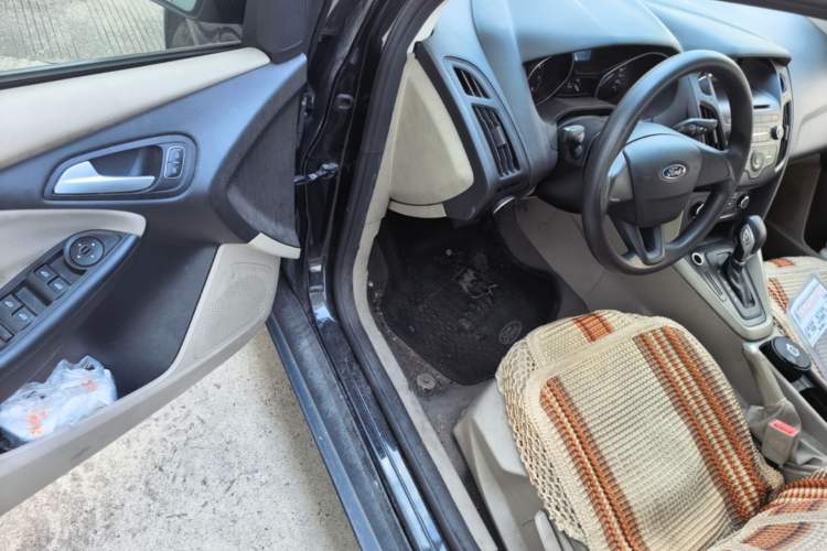 Used Ford Focus 2015 Sedan 1.6L Automatic Comfort Model Driver Seat