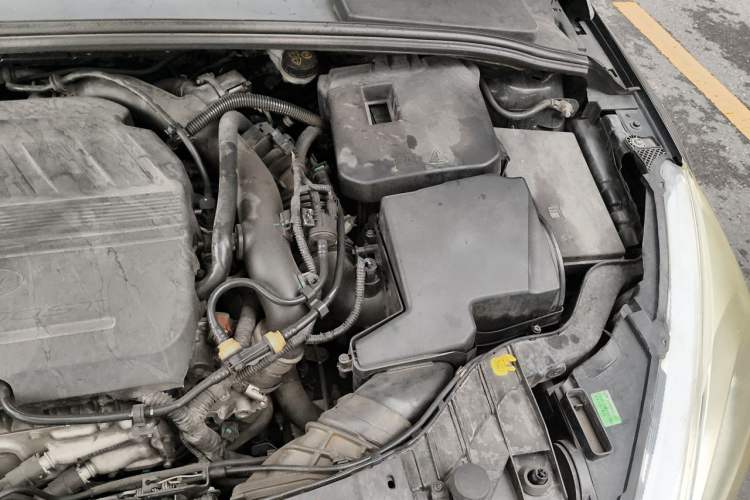 Used Ford Focus 2015 Hatchback EcoBoost 180 Automatic Elite Model Engine Bay Left