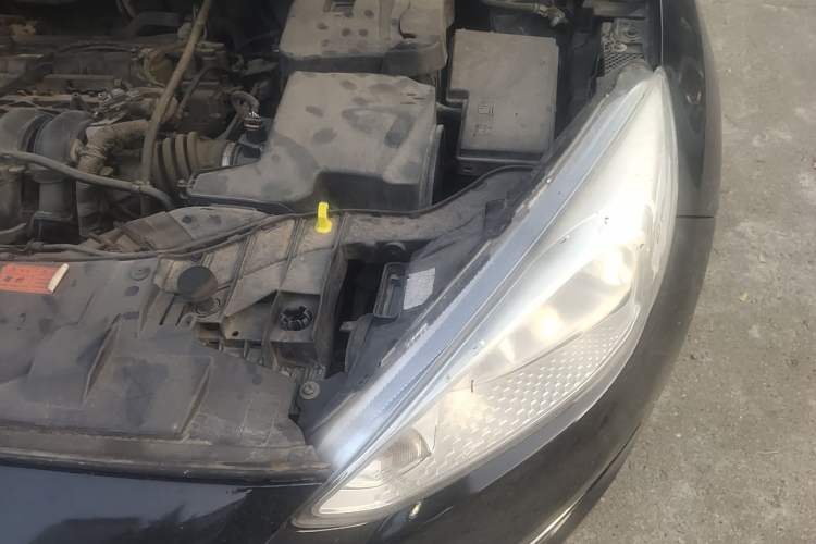 Used Ford Focus 2015 Sedan 1.6L Automatic Trend Model Engine Bay Left