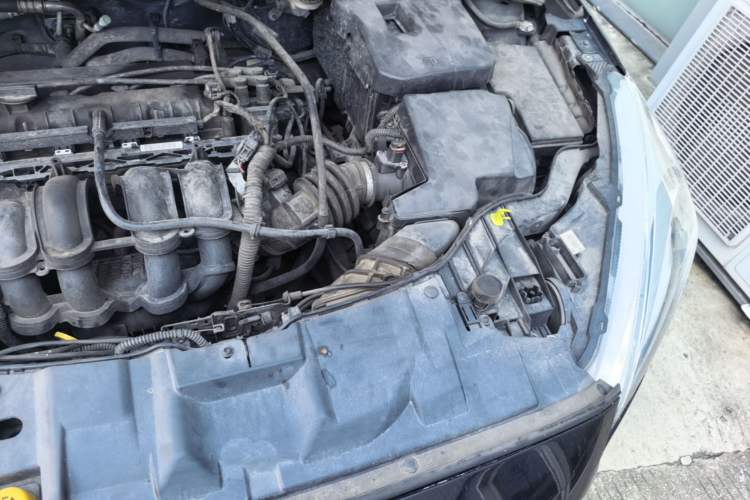 Used Ford Focus 2015 Sedan 1.6L Automatic Comfort Model Engine Bay Left