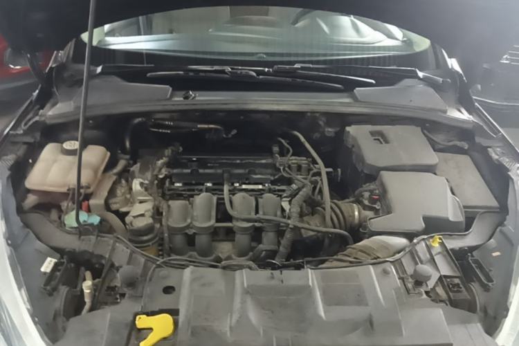 Used Ford Focus 2015 Sedan 1.6L Automatic Comfort Model Engine Bay