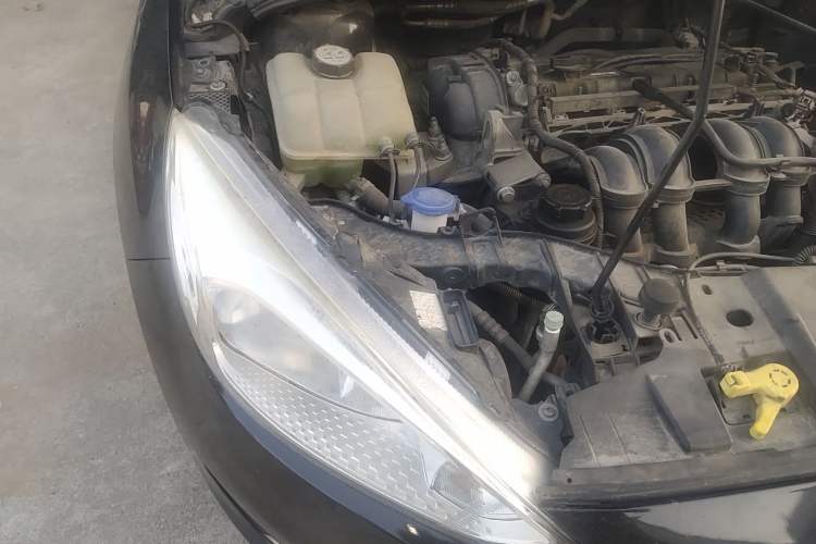 Used Ford Focus 2015 Sedan 1.6L Automatic Trend Model Engine Bay Right