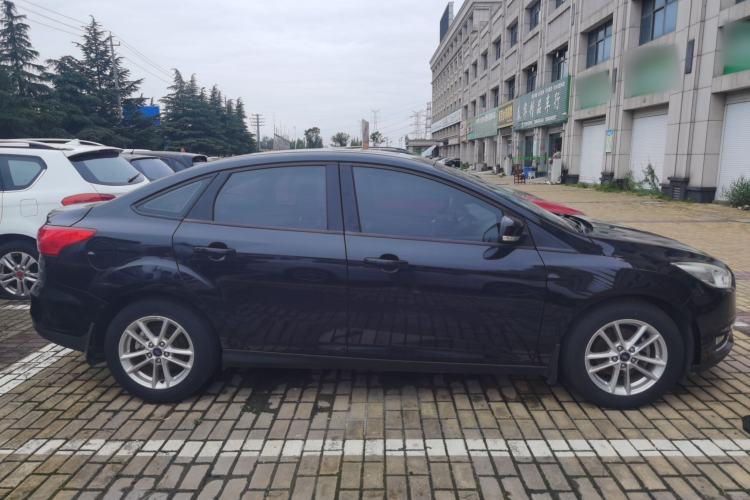 Used Ford Focus 2015 Sedan 1.6L Automatic Trend Model Exterior 2