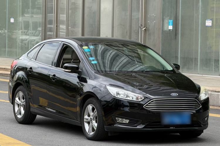 Used Ford Focus 2015 Sedan 1.6L Automatic Comfort Model Exterior 4
