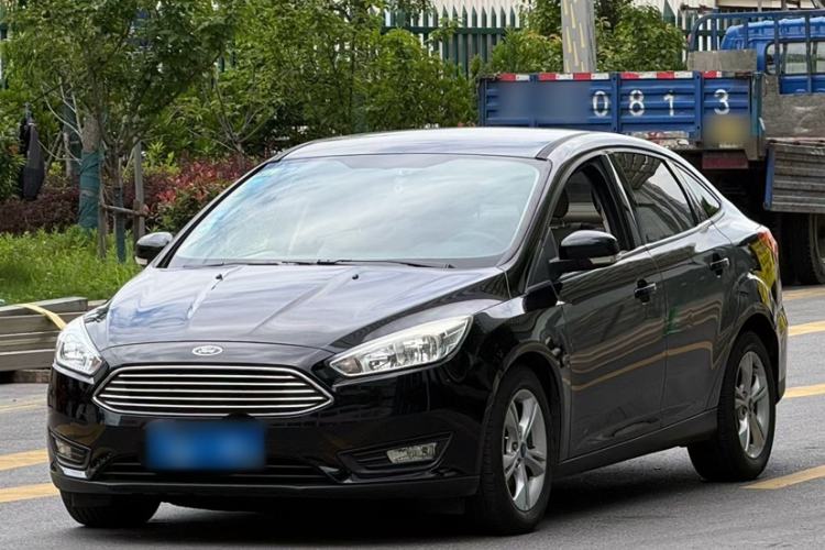 Used Ford Focus 2015 Sedan 1.6L Automatic Comfort Model Exterior 5