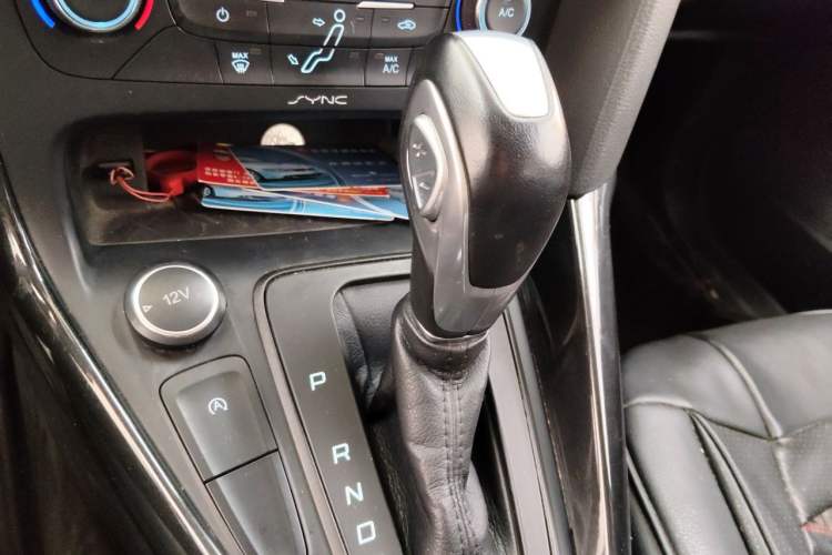 Used Ford Focus 2015 Sedan EcoBoost 180 Automatic Elite Model Gear Lever