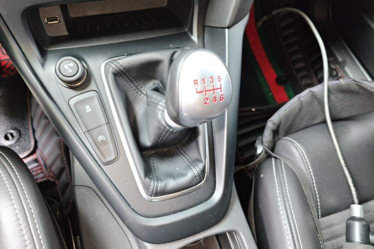 Used Ford Focus 2015 2.0T ST Standard Edition Gear Lever