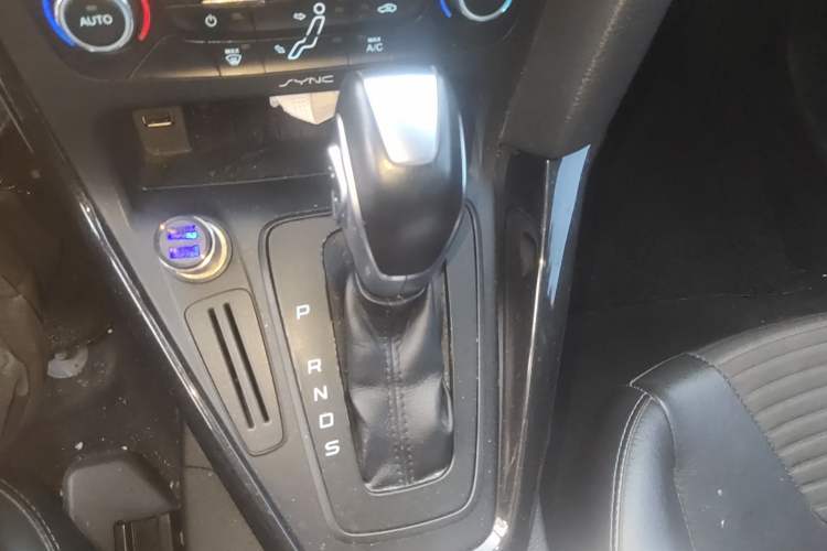 Used Ford Focus 2015 Sedan 1.6L Automatic Trend Model Gear Lever