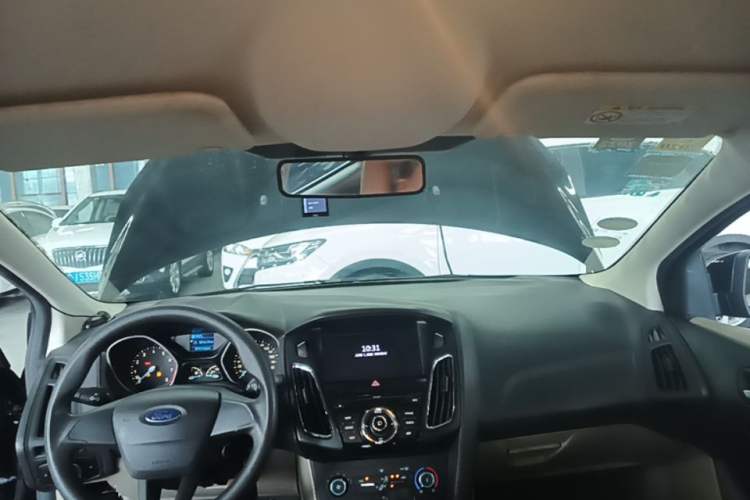 Used Ford Focus 2015 Sedan 1.6L Automatic Comfort Model Headliner