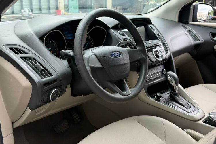 Used Ford Focus 2015 Sedan 1.6L Automatic Comfort Model Interior 4