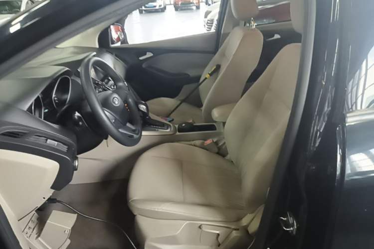 Used Ford Focus 2015 Sedan 1.6L Automatic Comfort Model Left Front Seat