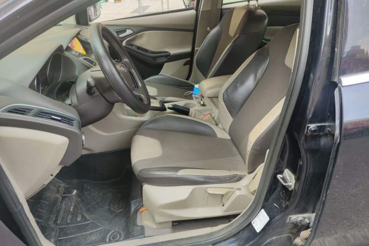 Used Ford Focus 2015 Sedan 1.6L Automatic Trend Model Left Front Seat