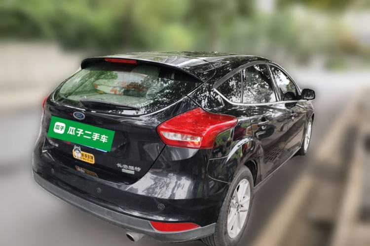 Used Ford Focus 2015 Hatchback EcoBoost 180 Automatic Elite Model Rear Right 45 Deg
