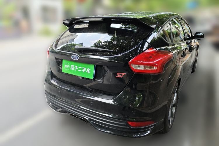 Used Ford Focus 2015 2.0T ST Standard Edition Rear Right 45 Deg