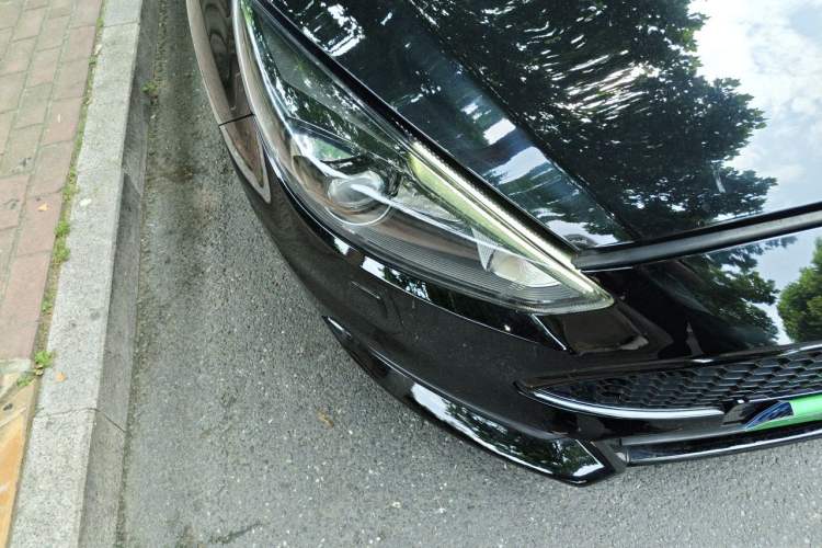 Used Ford Focus 2015 2.0T ST Standard Edition Right Front Headlight