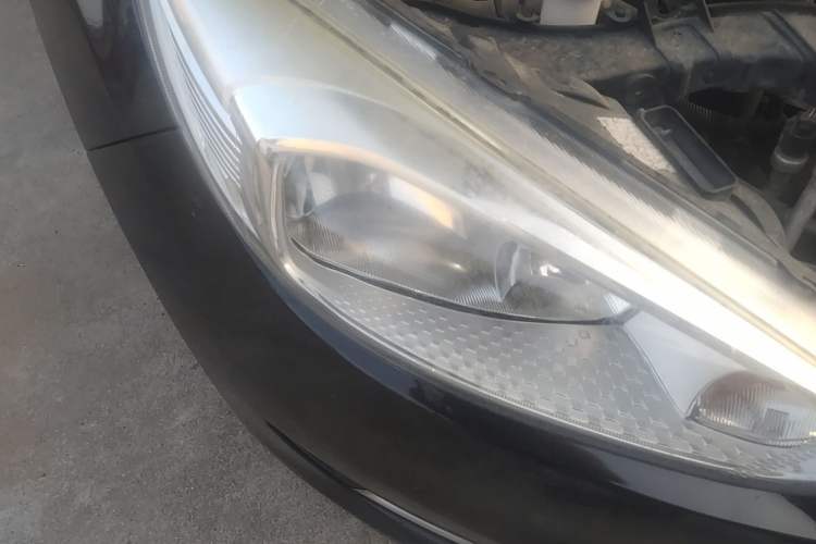 Used Ford Focus 2015 Sedan 1.6L Automatic Trend Model Right Front Headlight