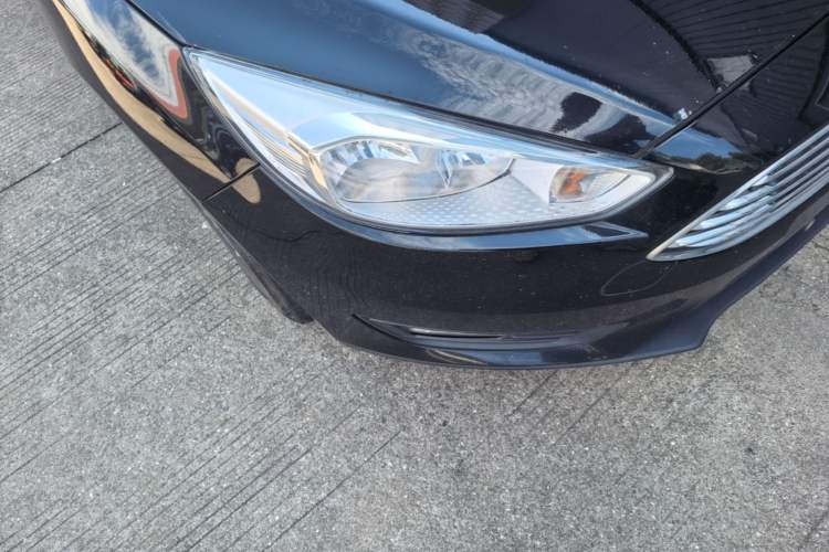 Used Ford Focus 2015 Sedan 1.6L Automatic Comfort Model Right Front Headlight