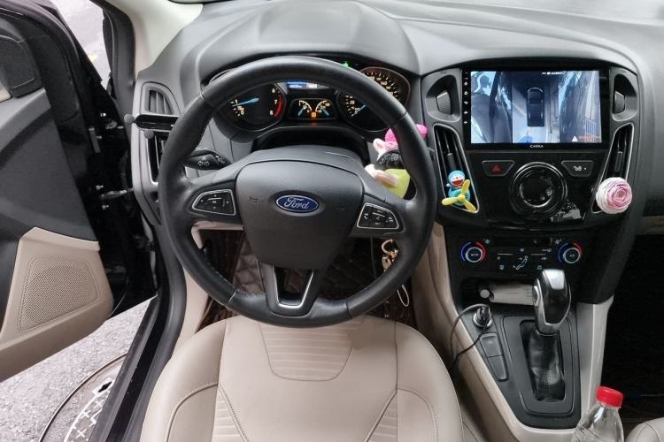 Used Ford Focus 2015 Hatchback EcoBoost 180 Automatic Elite Model Steering Wheel