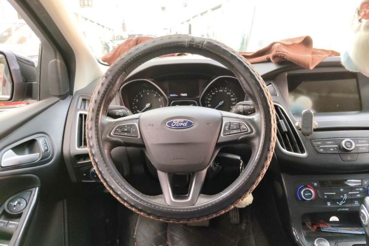 Used Ford Focus 2015 Sedan EcoBoost 180 Automatic Elite Model Steering Wheel