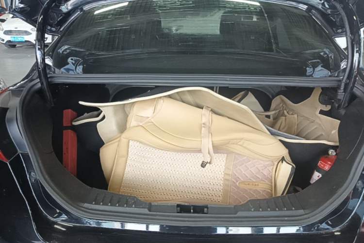Used Ford Focus 2015 Sedan 1.6L Automatic Comfort Model Trunk