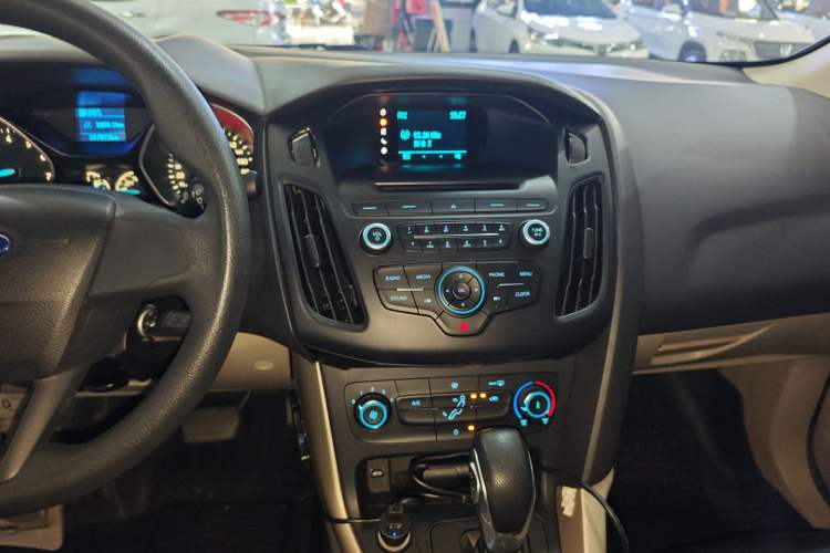 Used Ford Focus 2015 Sedan 1.6L Automatic Comfort Model Audio And AC Panel
