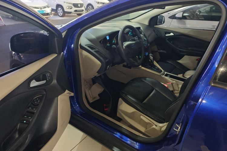 Used Ford Focus 2015 Sedan 1.6L Automatic Comfort Model Driver Seat