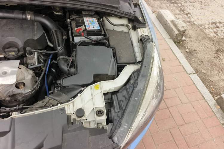 Used Ford Focus 2015 Sedan EcoBoost 125 Automatic Supreme Style Edition Engine Bay Left