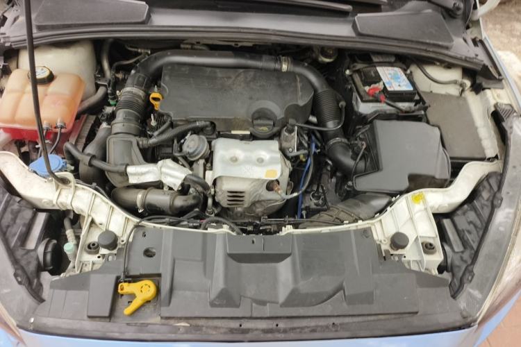 Used Ford Focus 2015 Sedan EcoBoost 125 Automatic Supreme Style Edition Engine Bay