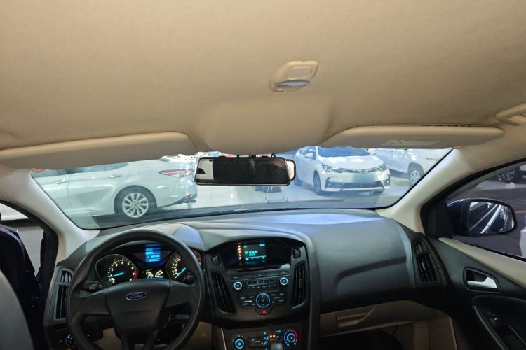 Used Ford Focus 2015 Sedan 1.6L Automatic Comfort Model Headliner