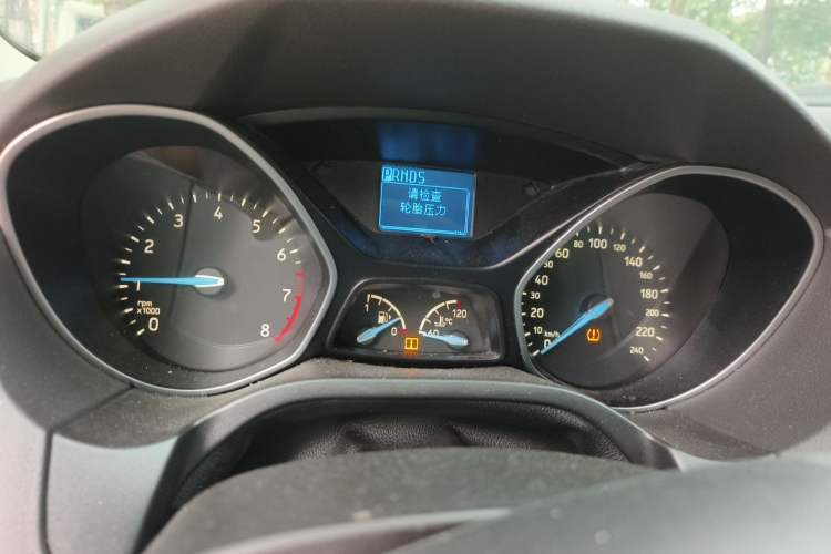 Used Ford Focus 2015 Sedan EcoBoost 125 Automatic Supreme Style Edition Instrument Cluster