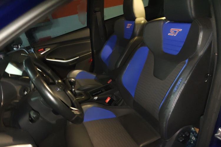 Used Ford Focus 2015 2.0T ST Standard Edition Left Front Seat