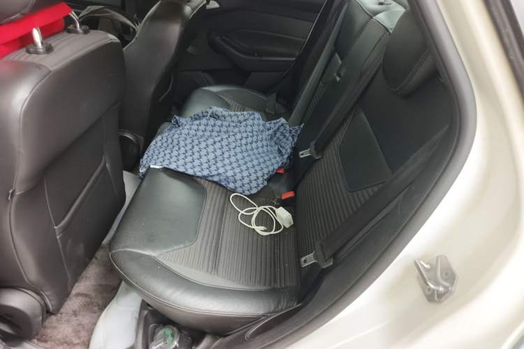 Used Ford Focus 2015 Sedan EcoBoost 125 Automatic Supreme Style Edition Left Rear Seat