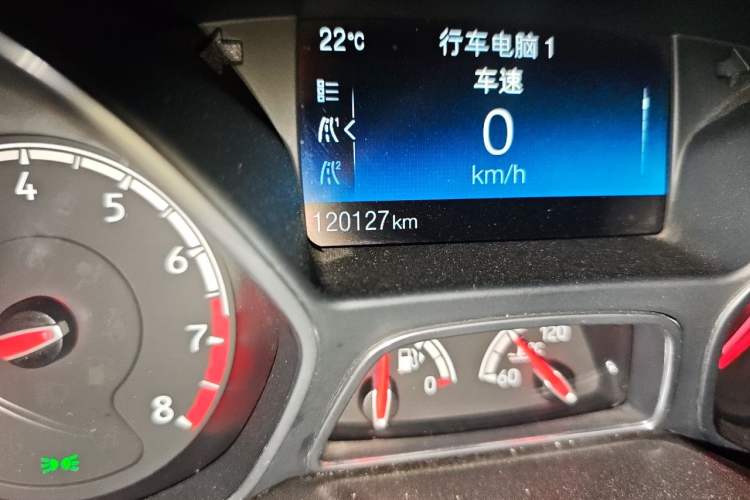 Used Ford Focus 2015 2.0T ST Standard Edition Odometer Close Up