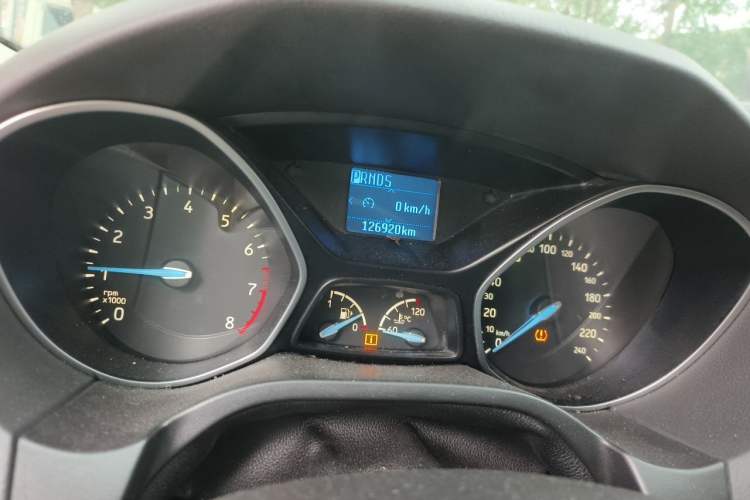 Used Ford Focus 2015 Sedan EcoBoost 125 Automatic Supreme Style Edition Odometer Close Up