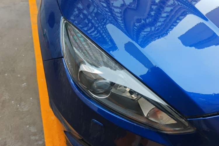 Used Ford Focus 2015 2.0T ST Standard Edition Right Front Headlight