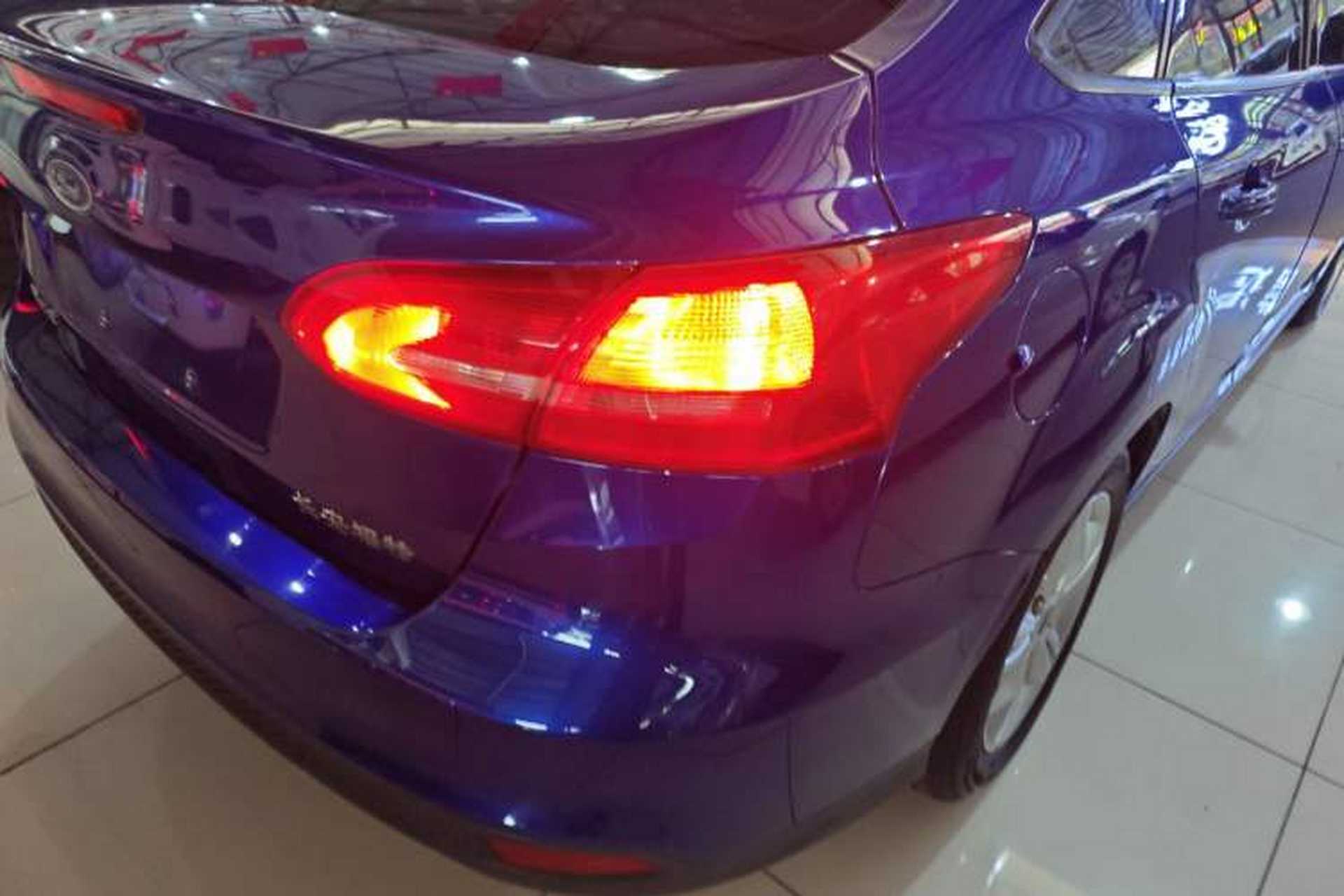 Used Ford Focus 2015 Sedan 1.6L Automatic Comfort Model Right Rear Taillight
