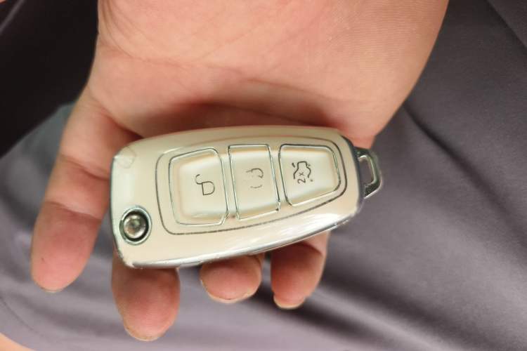 Used Ford Focus 2015 Sedan EcoBoost 125 Automatic Supreme Style Edition Vehicle Key