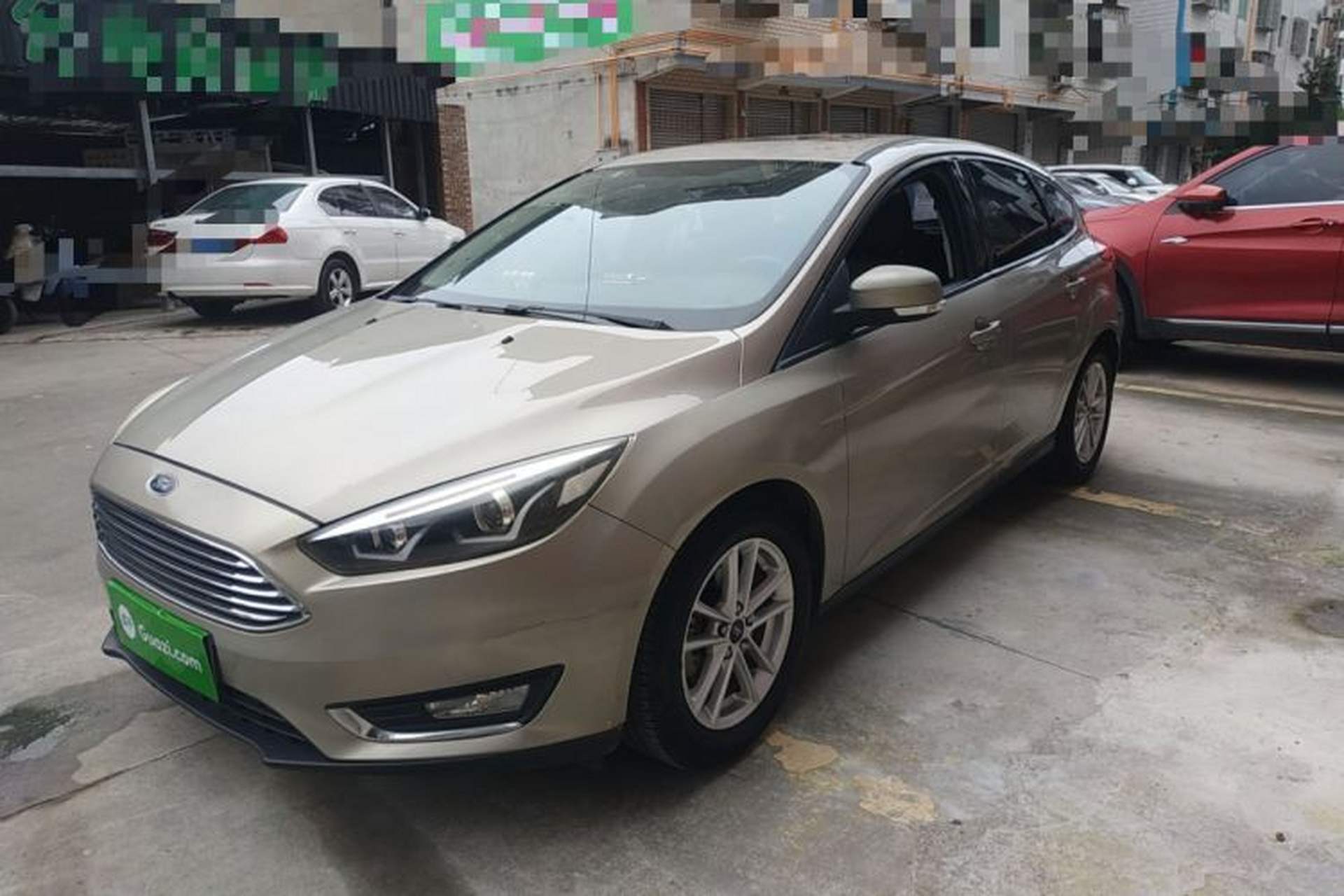 Used Ford Focus 2015 Hatchback EcoBoost 125 Manual – Ultra-Style Edition Front Left 45 Deg