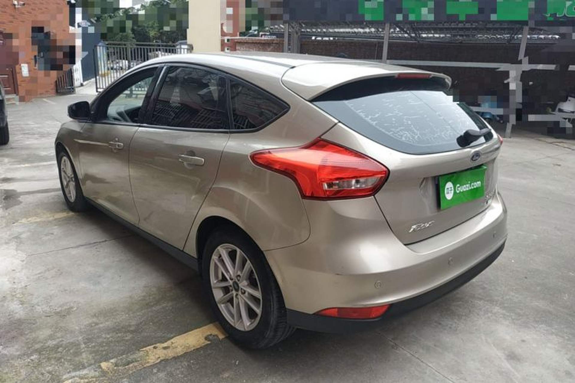 Used Ford Focus 2015 Hatchback EcoBoost 125 Manual – Ultra-Style Edition Rear Left 45 Deg
