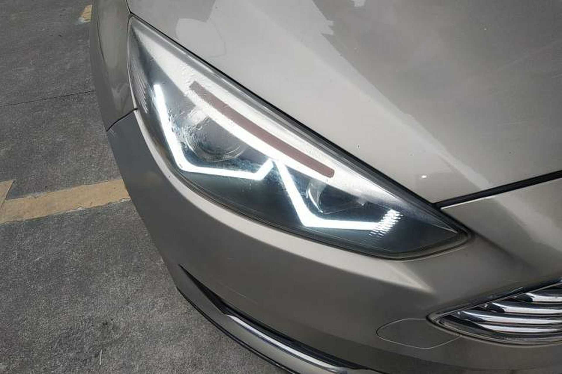 Used Ford Focus 2015 Hatchback EcoBoost 125 Manual – Ultra-Style Edition Right Front Headlight