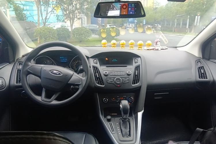 Used Ford Focus 2015 Hatchback 1.6L Automatic Comfort Model Center Console
