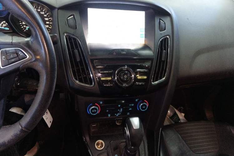 Used Ford Focus 2015 Sedan EcoBoost 125 Automatic Supreme Style Edition Audio And AC Panel