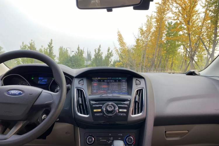 Used Ford Focus 2015 Sedan 1.6L Automatic Comfort Model Audio And AC Panel