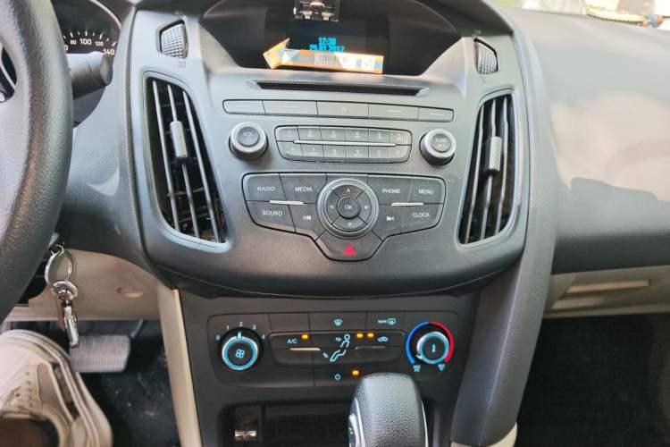 Used Ford Focus 2015 Sedan 1.6L Automatic Comfort Model Audio And AC Panel