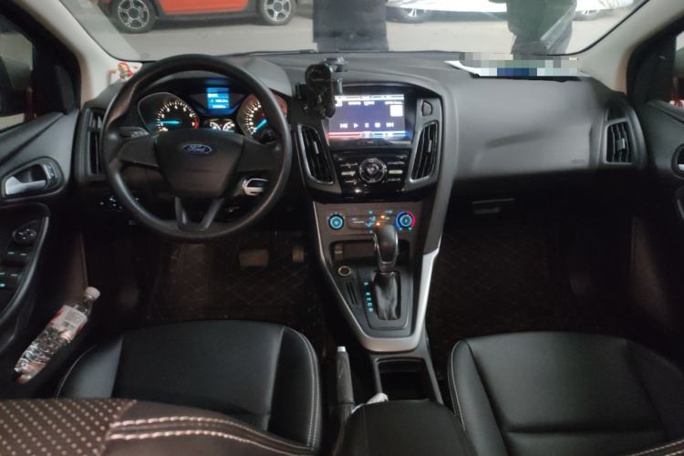 Used Ford Focus 2015 Hatchback 1.6L Automatic Comfort Model Center Console