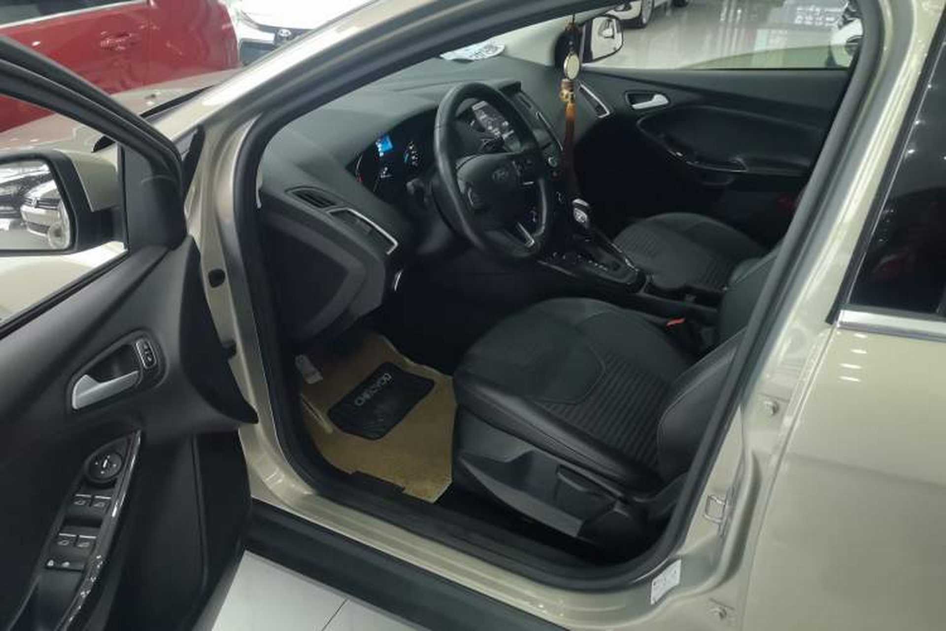 Used Ford Focus 2015 Sedan EcoBoost 180 Automatic Elite Model Driver Seat