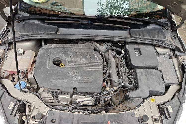 Used Ford Focus 2015 Sedan EcoBoost 180 Automatic Elite Model Engine Bay