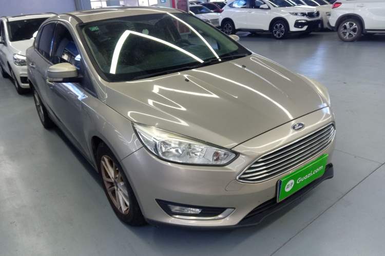 Used Ford Focus 2015 Sedan EcoBoost 125 Automatic Supreme Style Edition Exterior 2